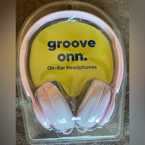NIB Groove On Pink Over-Ear Style Baby/Kid’s On-Ear Headphones